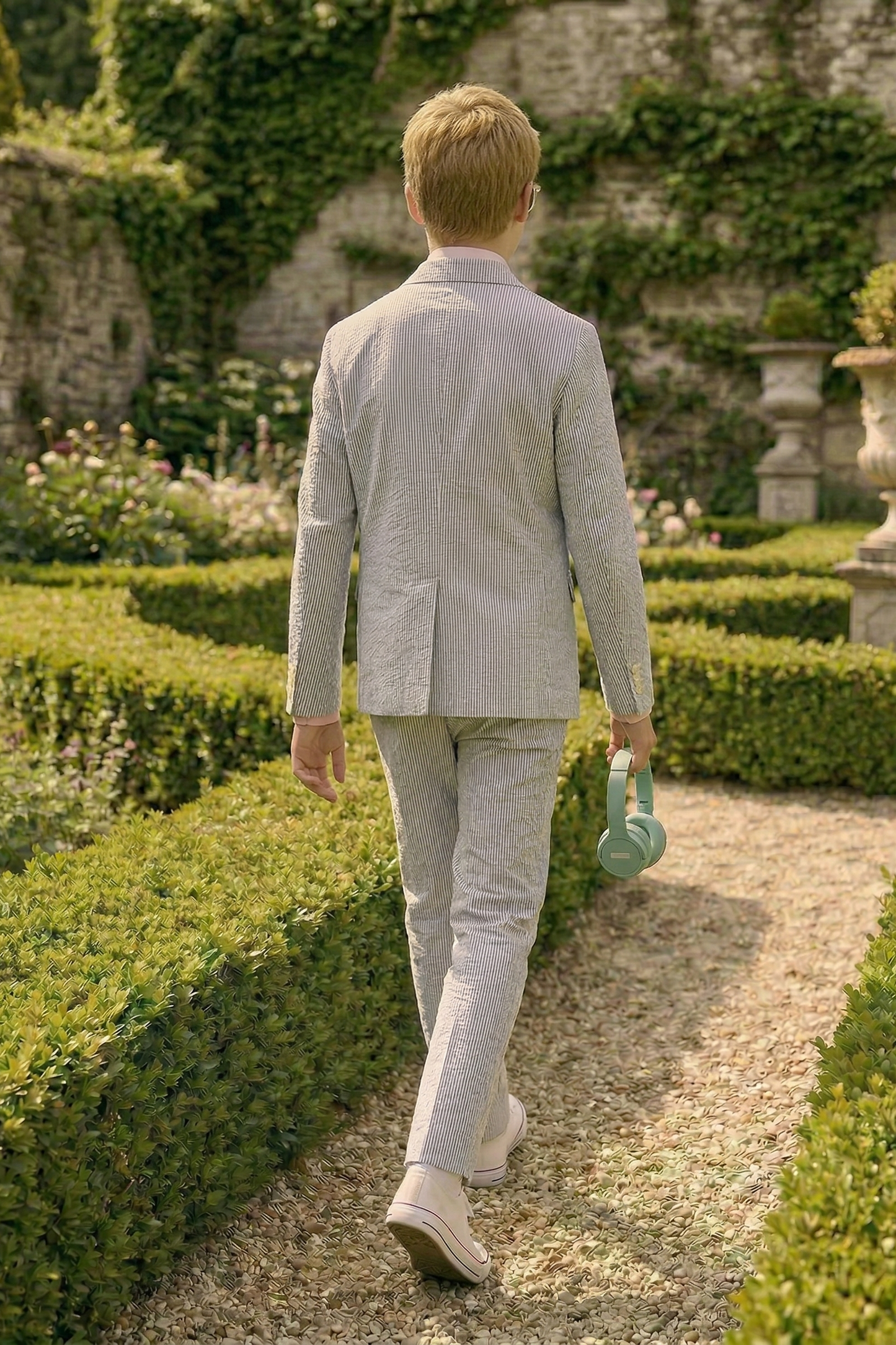 Black and White Pinstripe Seersucker Single-Breasted 2-Piece Suit