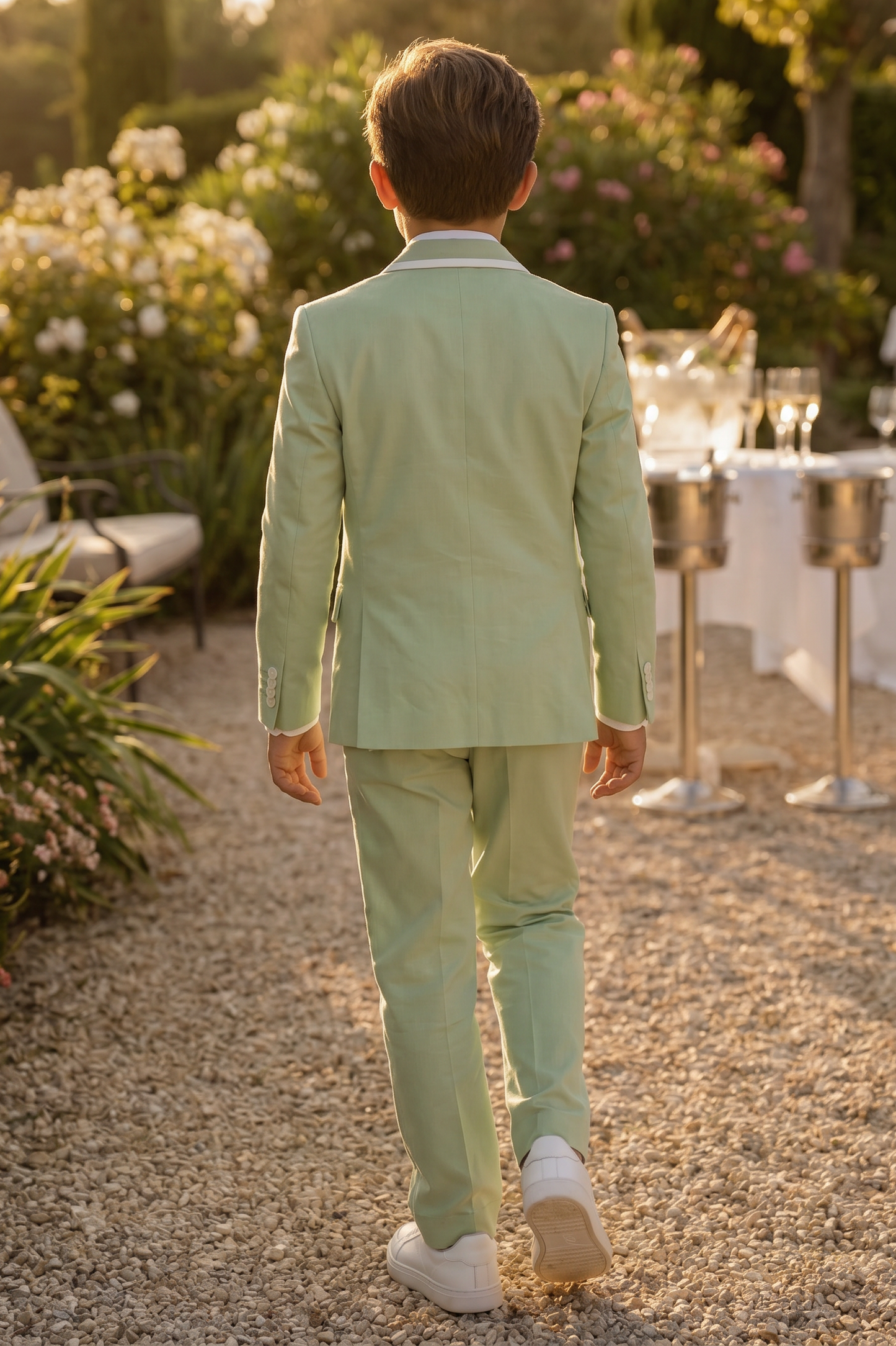 Light Green And White-Trimmed Double-Breasted 2-Piece Suit