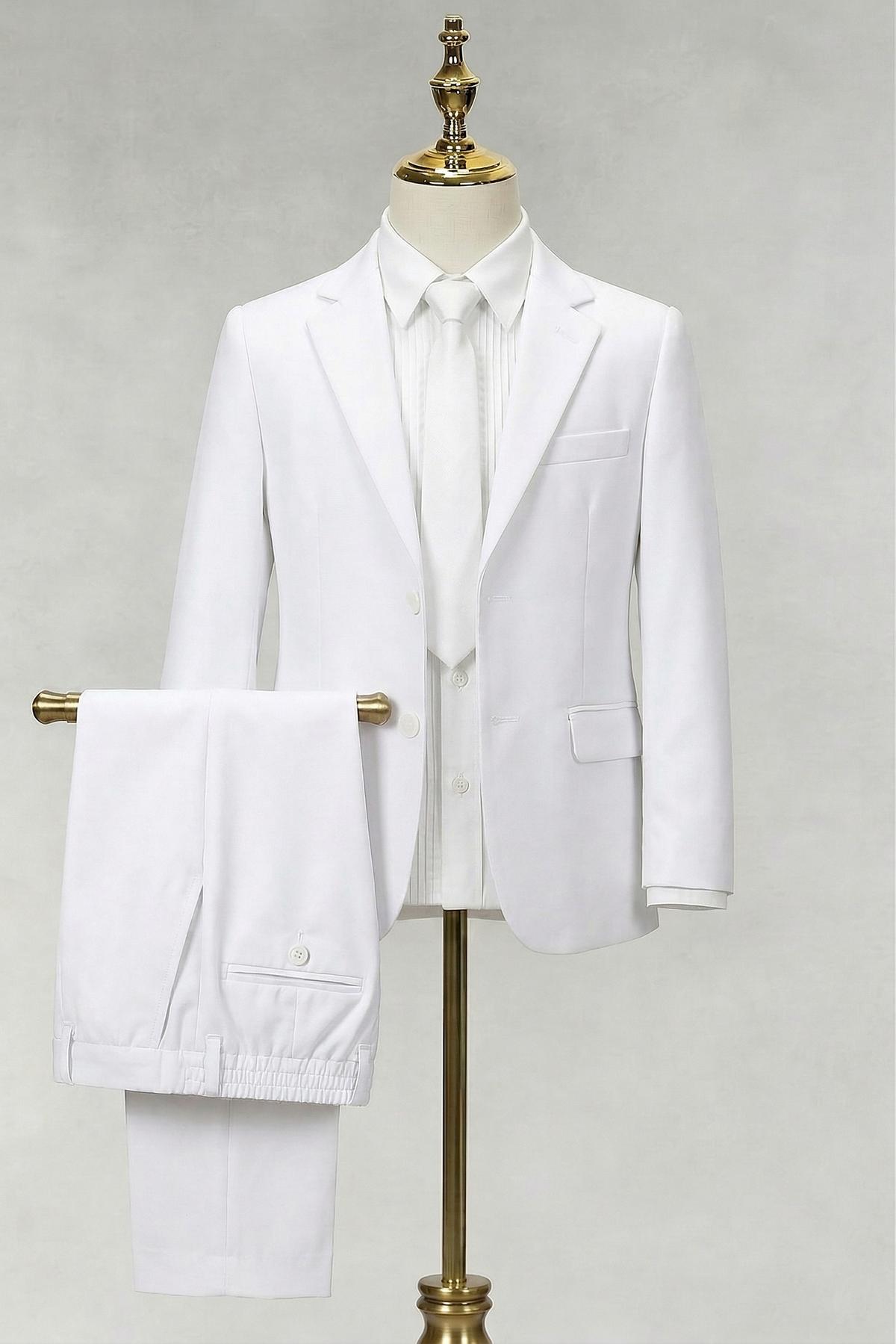 White Lapel Single-Breasted 2-Piece Suit
