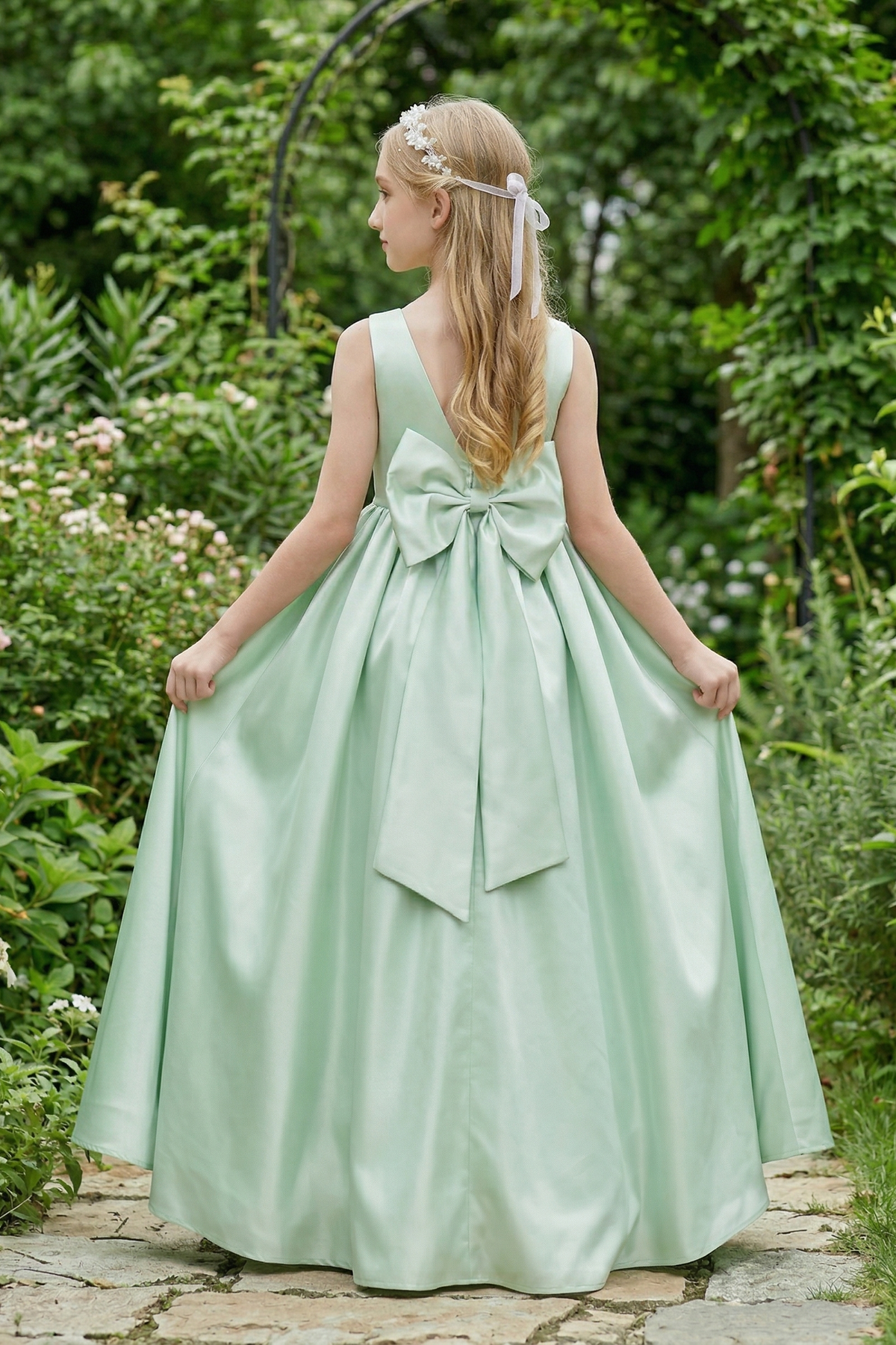 Light Green Satin Dress with Waist-Cinching Bow
