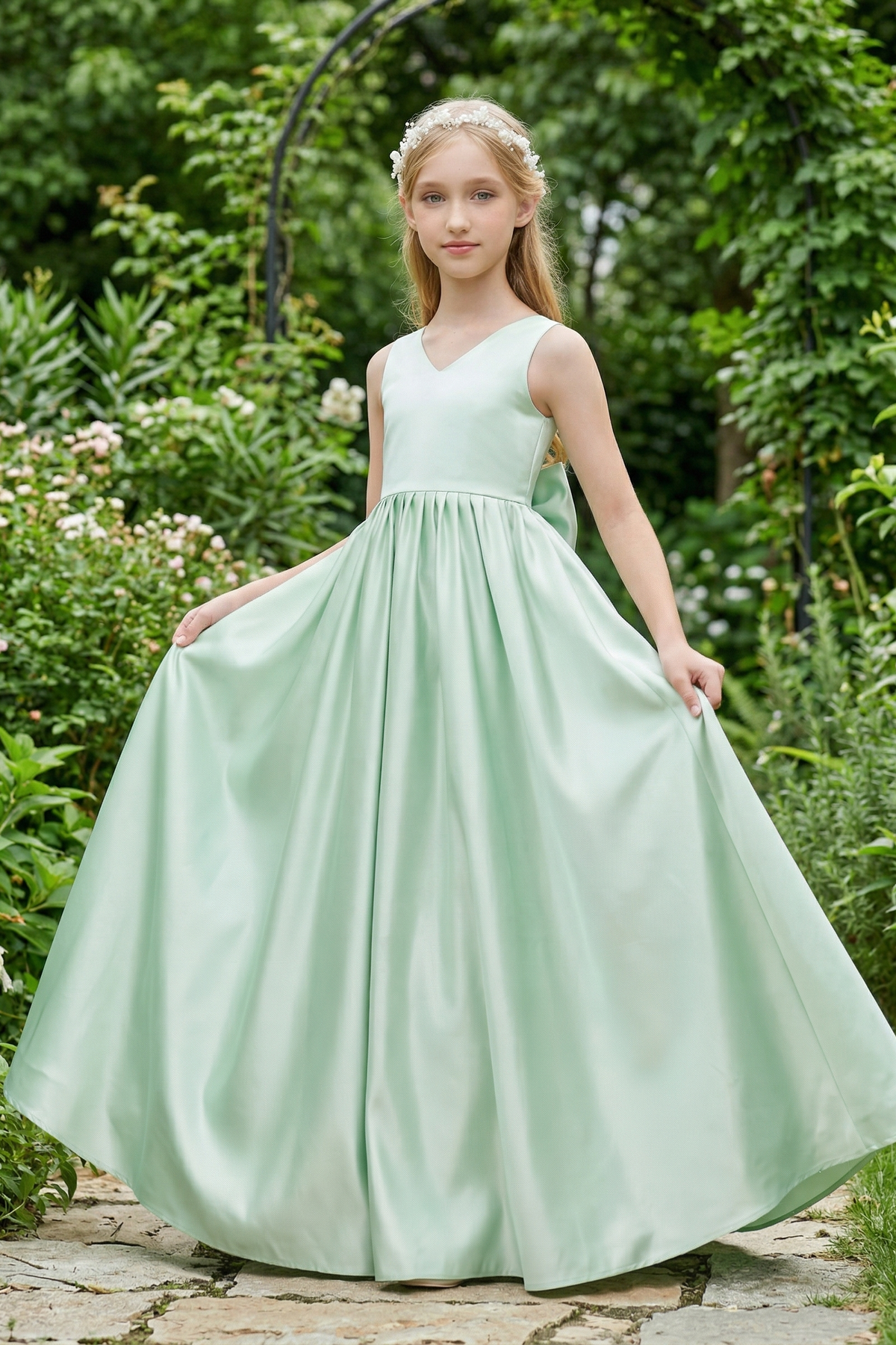 Light Green Satin Dress with Waist-Cinching Bow