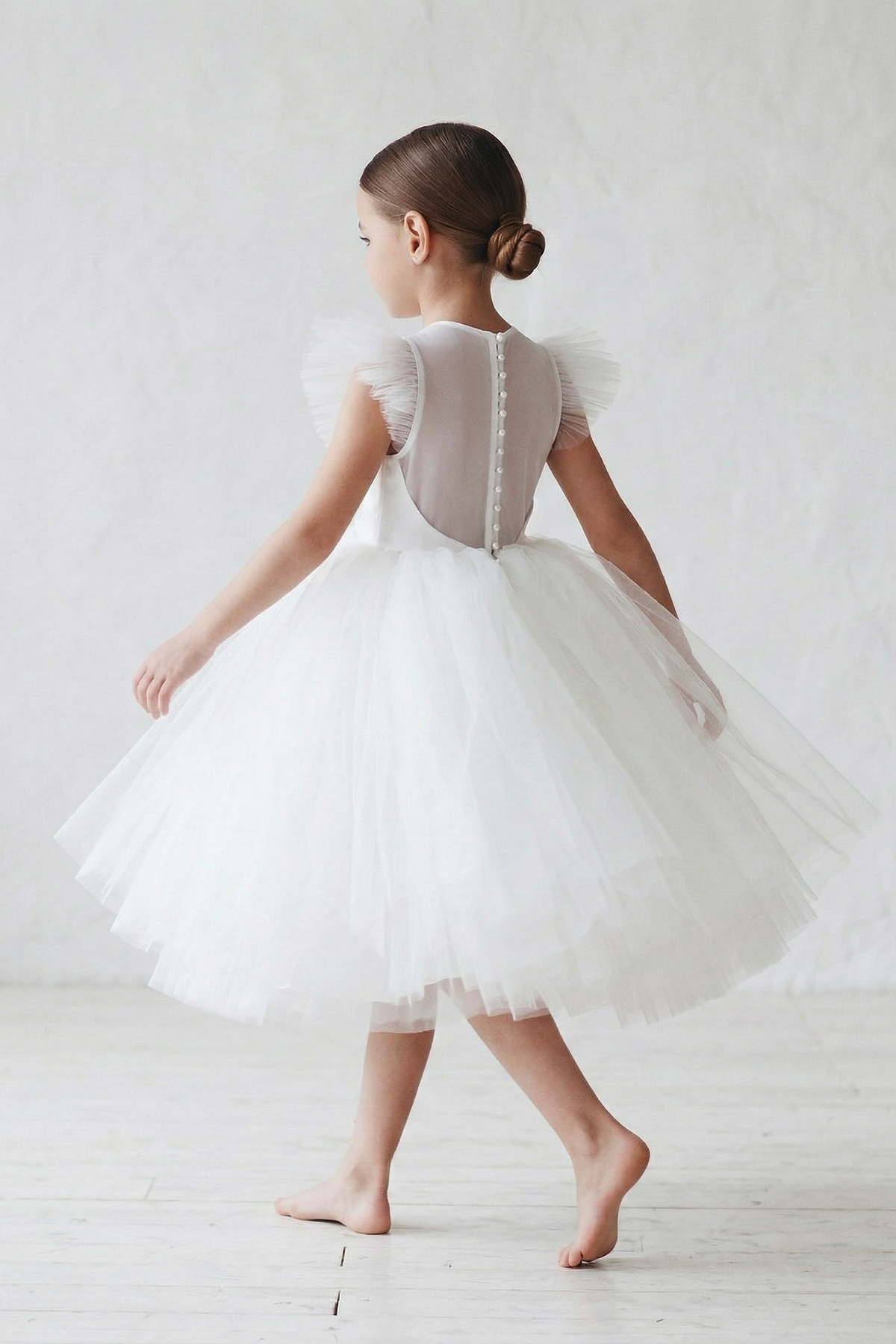 White Chiffon Mesh Round Neck Flutter Sleeve Dress