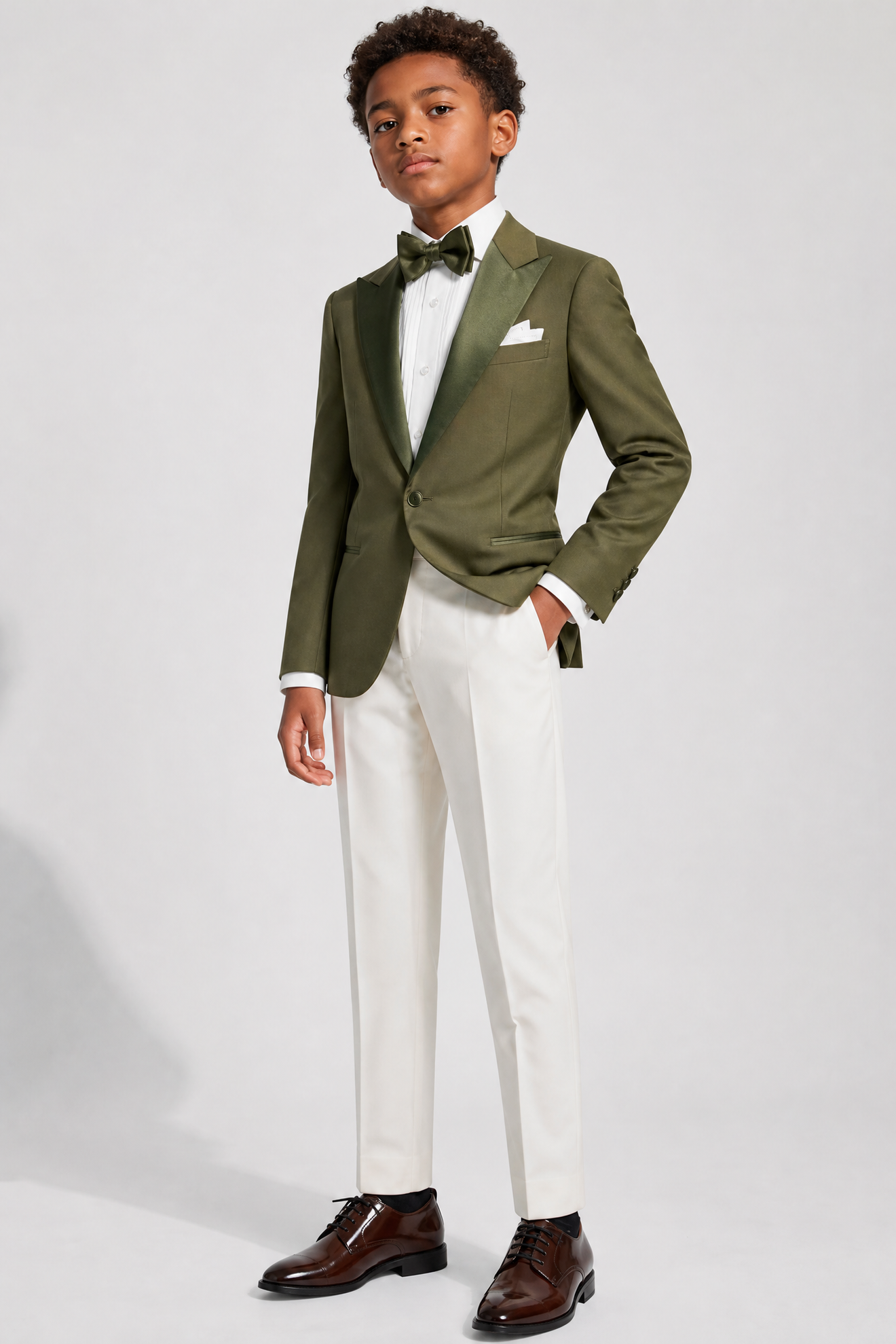 Olive Green And White Color-Blocked Single-Breasted 2-Piece Suit