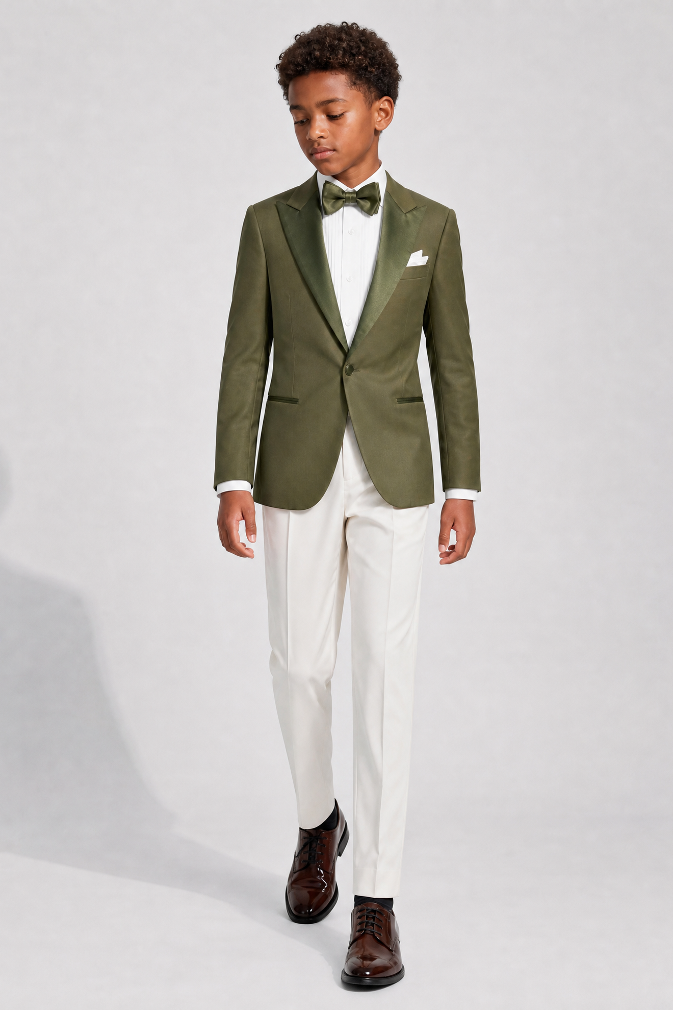 Olive Green And White Color-Blocked Single-Breasted 2-Piece Suit
