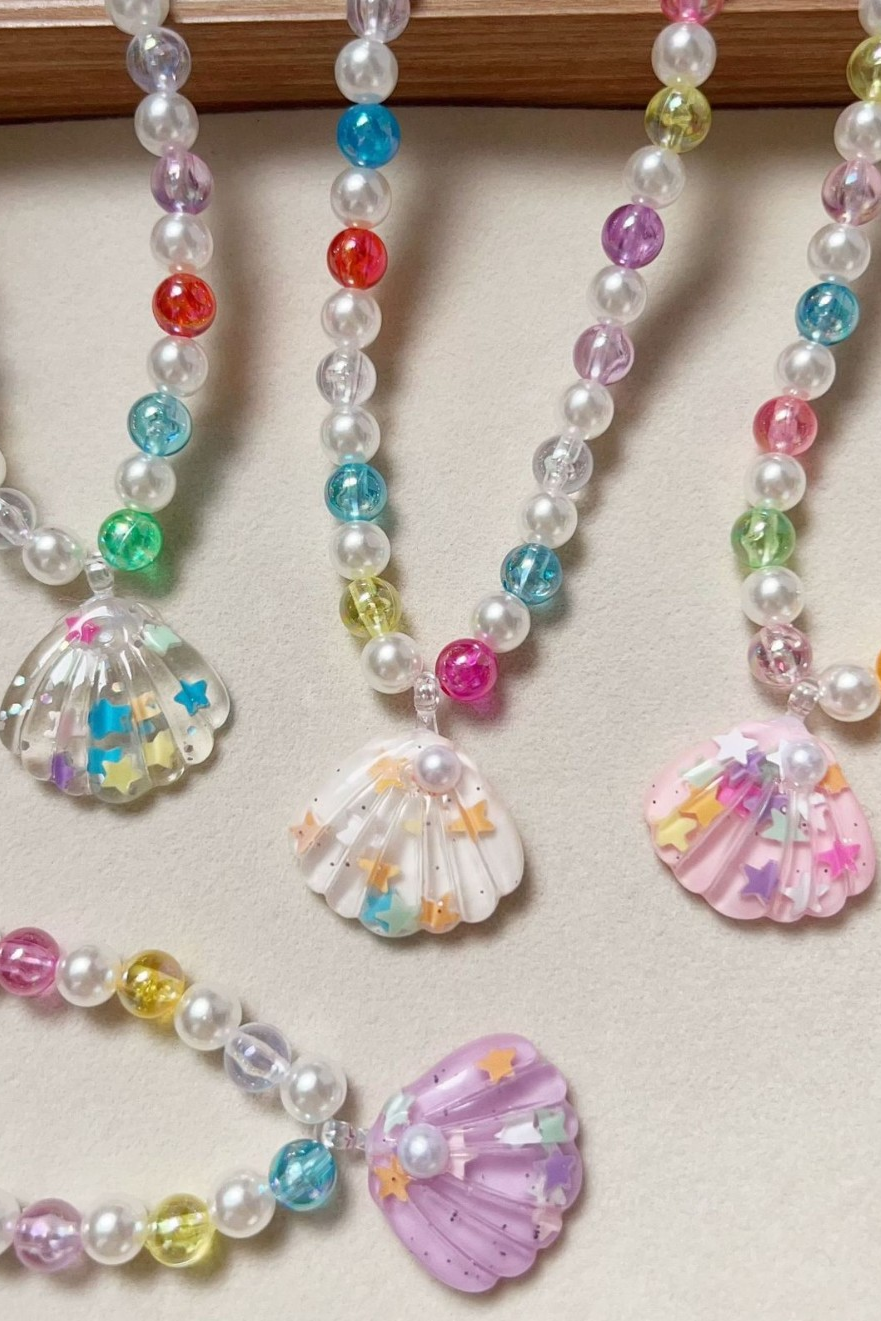 Cute and Elastic Resin Acrylic Seashell Necklace for Girls