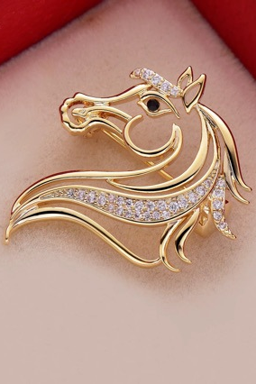 Gold Hollow Horse Head Brooch Sparkling Rhinestone Lapel Pin