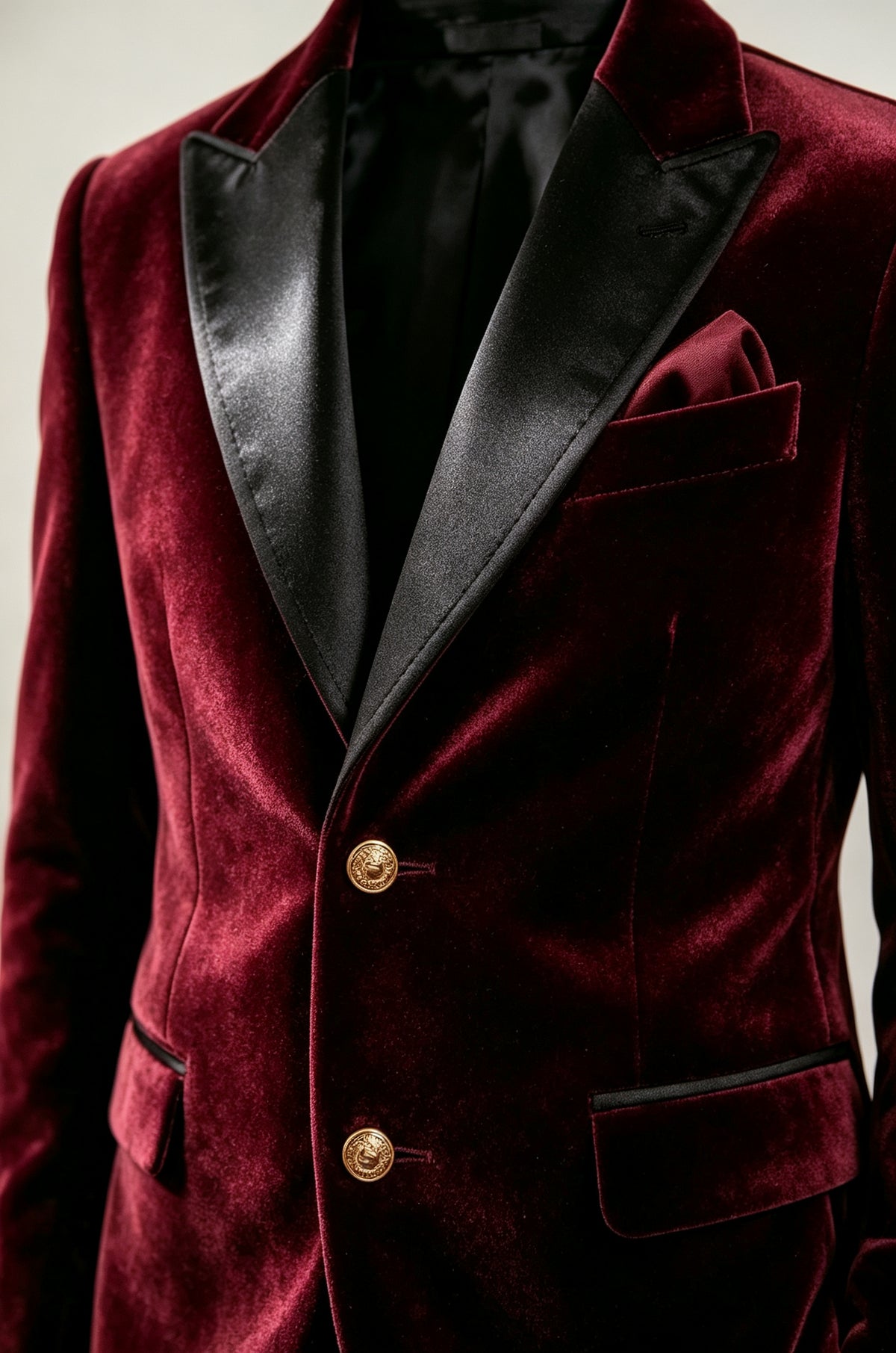 Burgundy Velvet & Black Satin Lapels Single‑Breasted 2‑Piece Suit