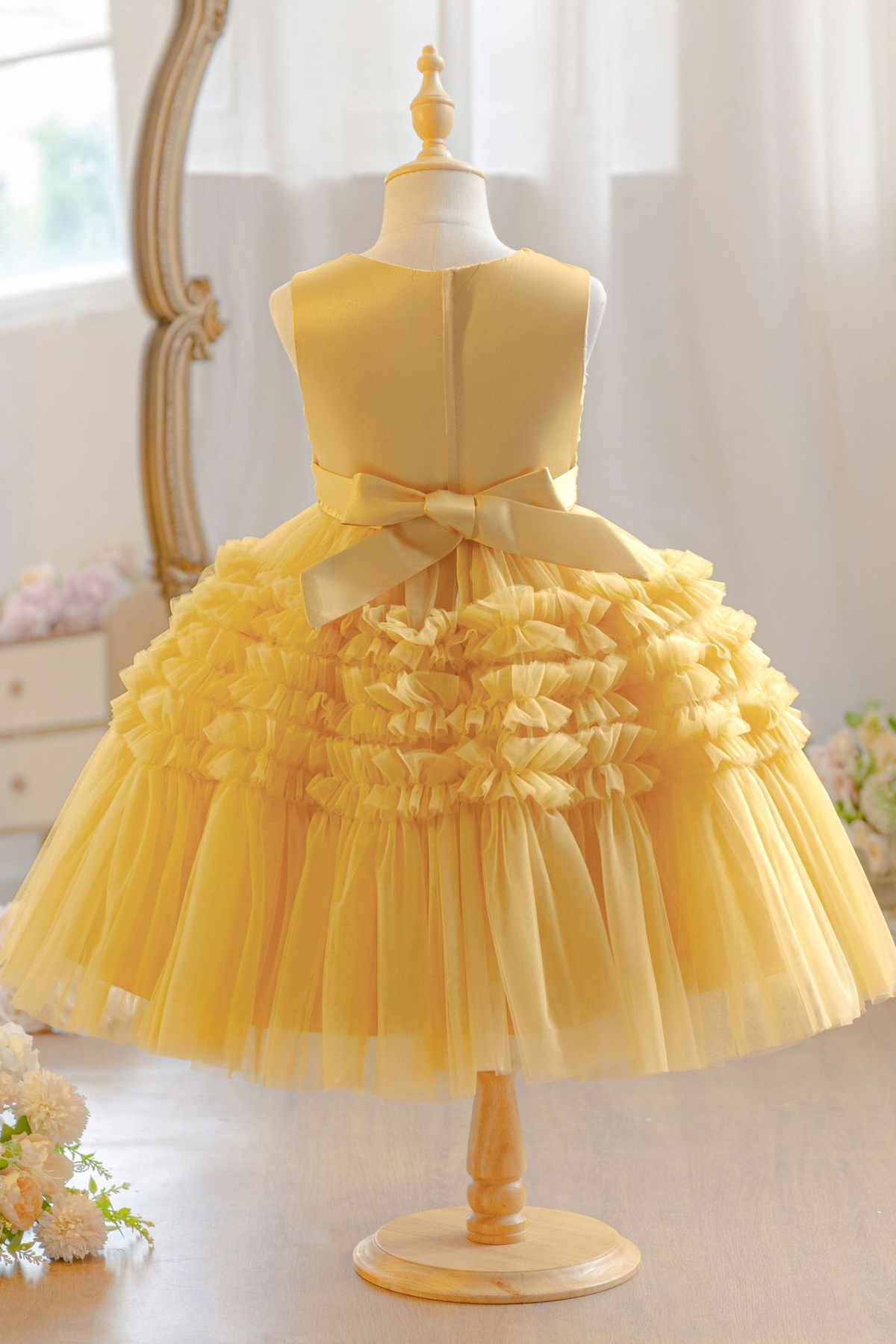 Yellow Sleeveless Round Neck Ruffled Tulle Cake A-Line Flower Girl Dress with Big Bow